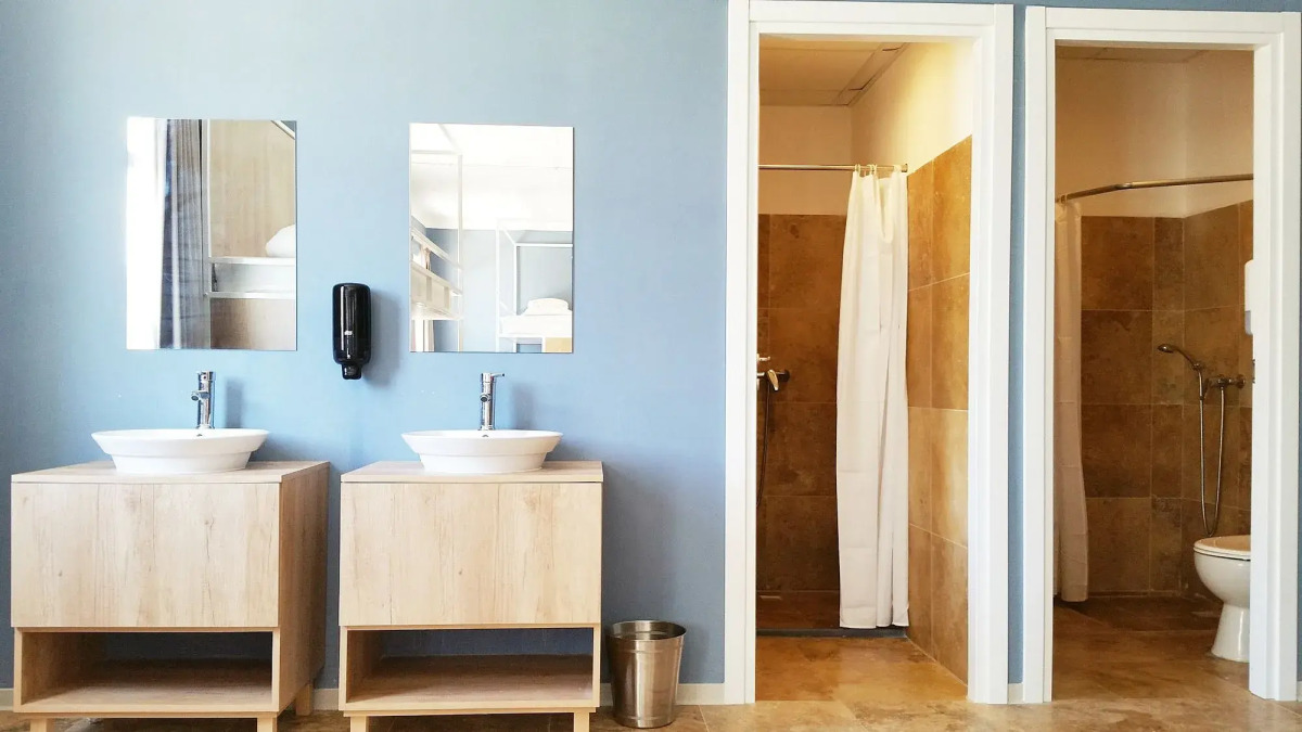 Follow the Sun Boutique Hostel - Pool, Breakfast & Sea Views