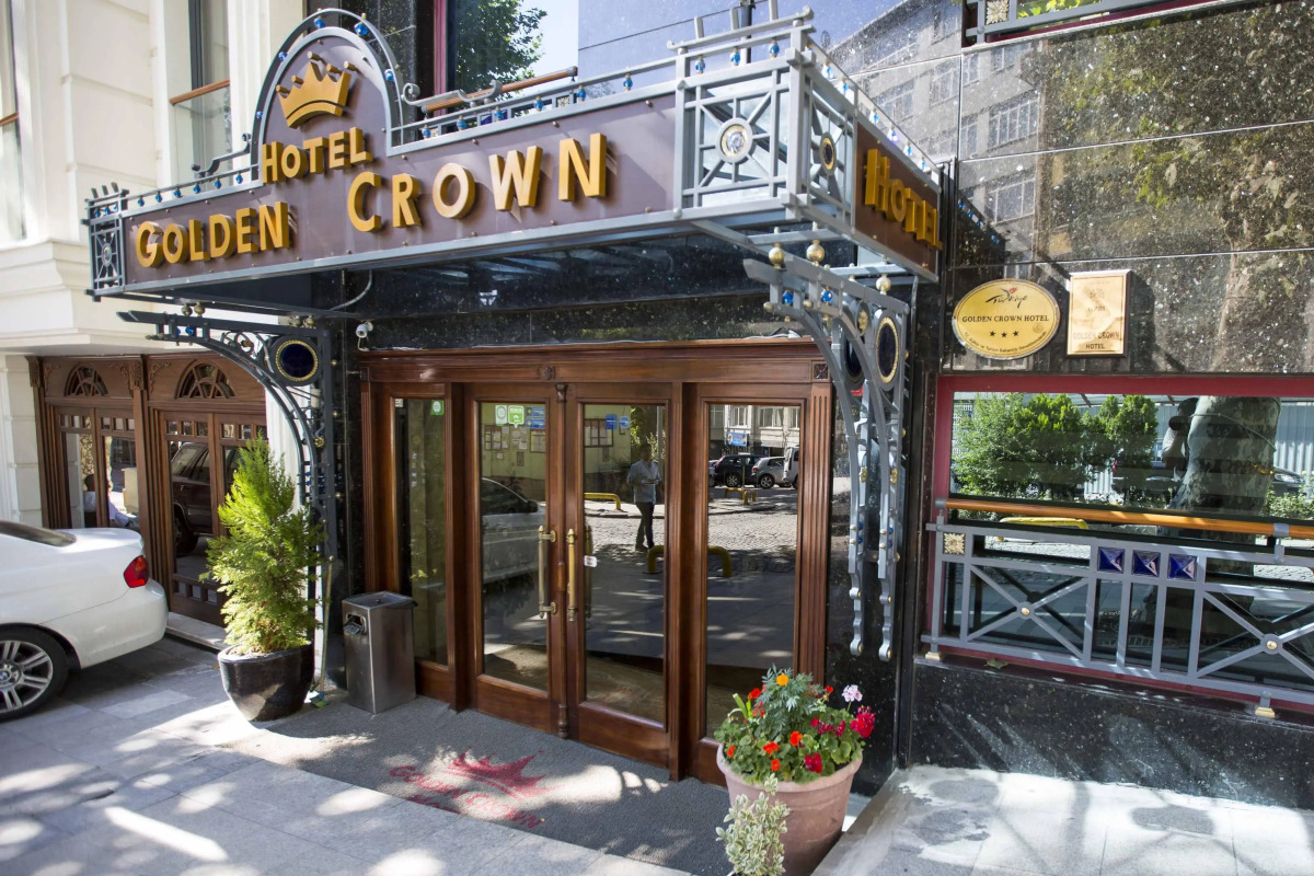Hotel Golden Crown
