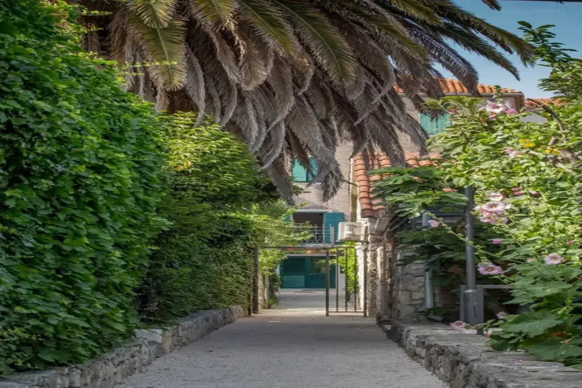 Garden Apartment Hotel Split