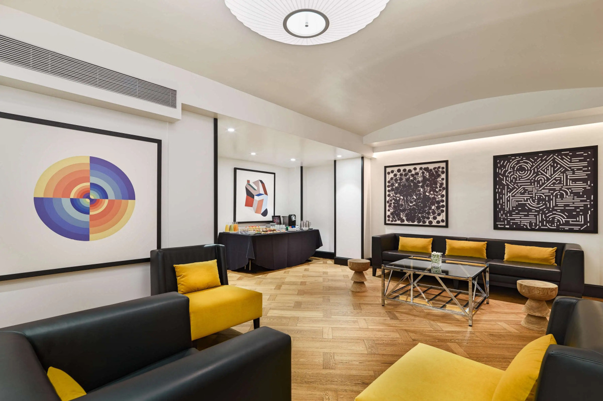 Отель H10 Universitat