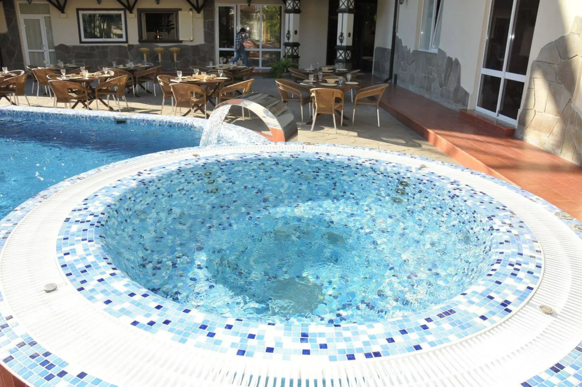 Отель Вэйлер