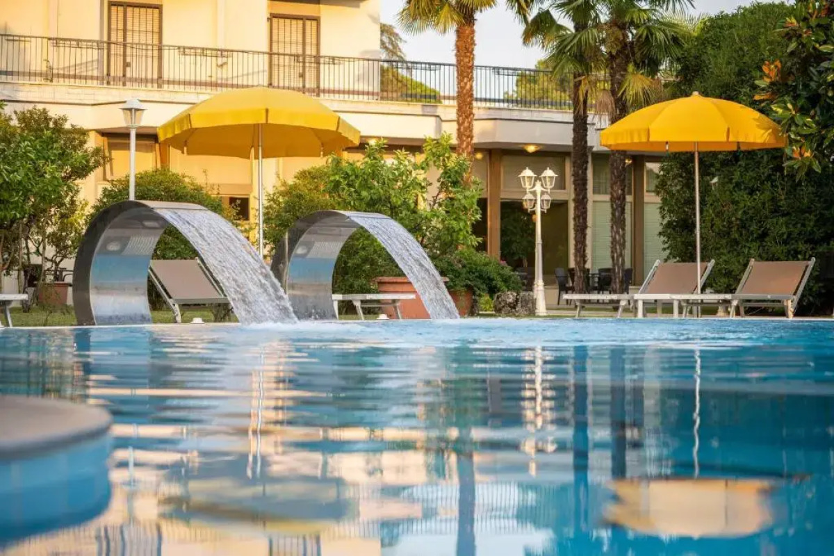 Отель Ariston Molino Buja