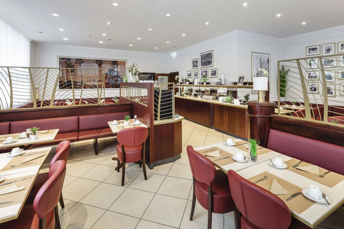 Star-Apart Hansa Hotel