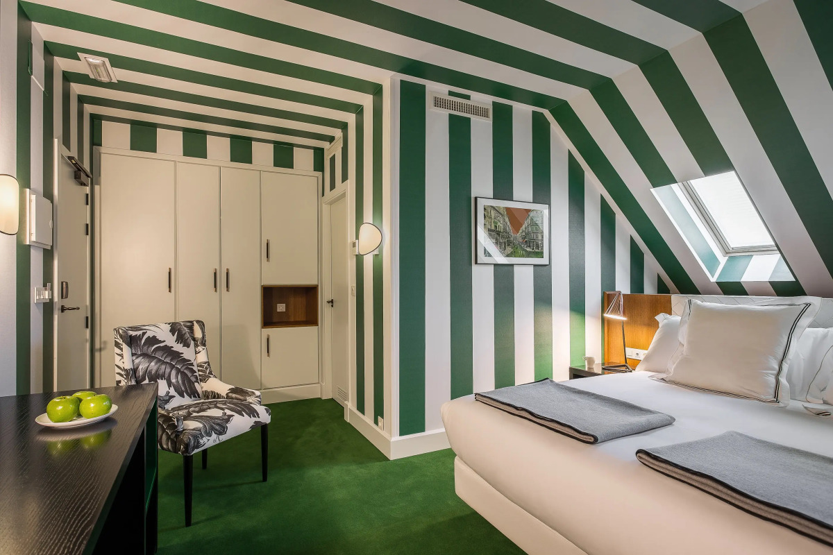 Отель Room Mate Valeria