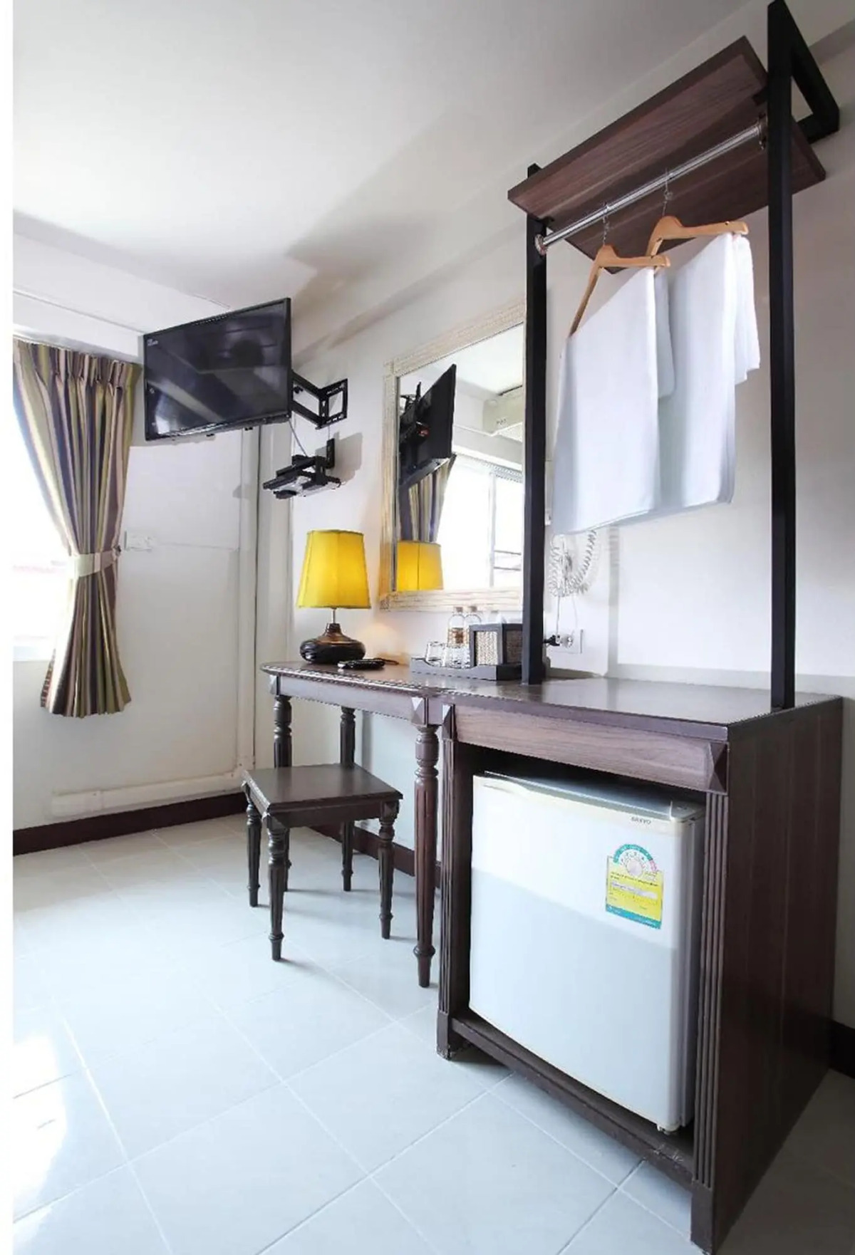 Rambuttri Village Inn & Plaza