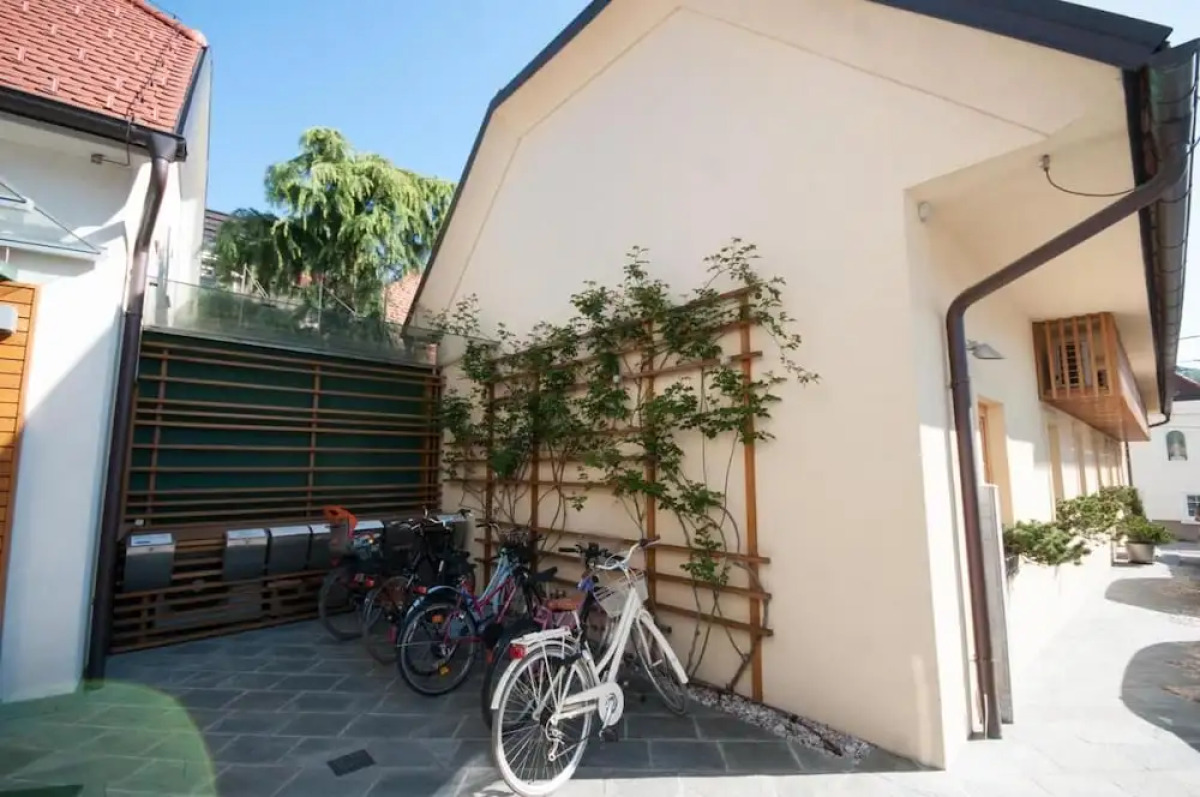 Cube Central Rooms for 2 - Hostel