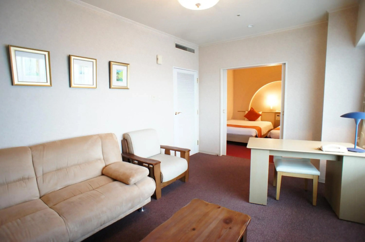 Hiyori Hotel Osaka Suminoekoen Station