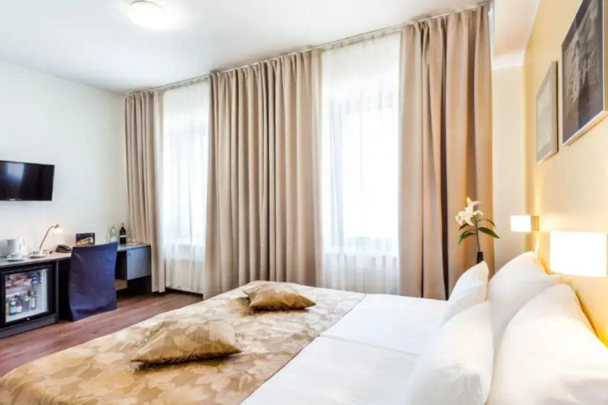 Kreutzwald Hotel Таллин