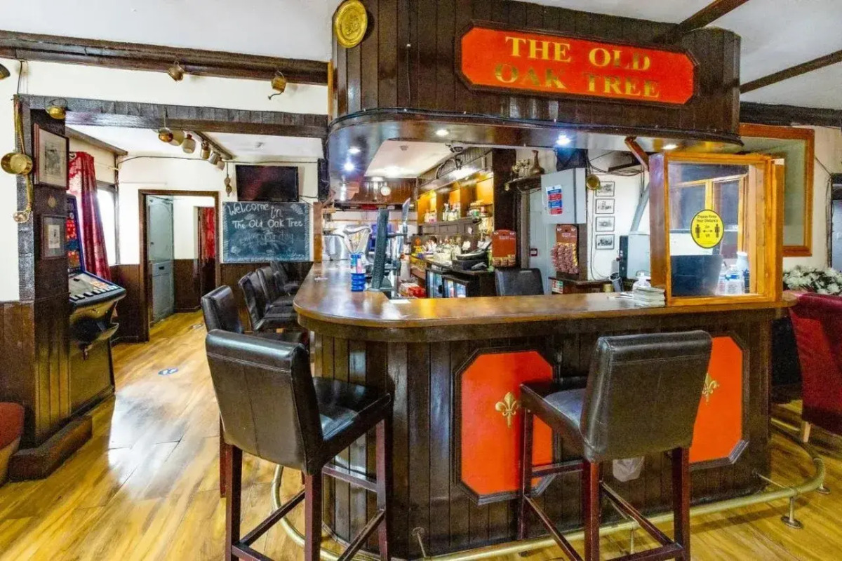 Old Oak Tree Inn