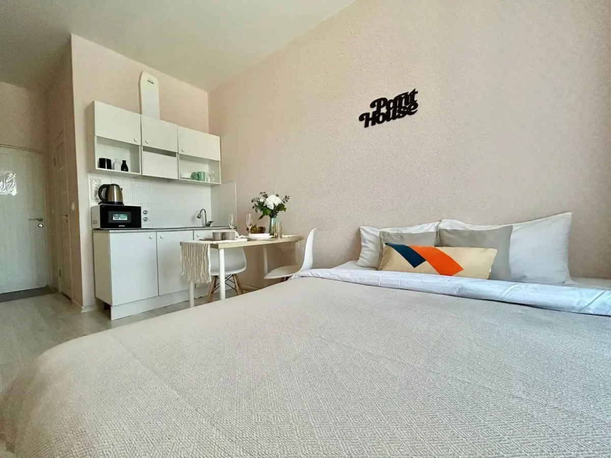 Студии на Кленовом