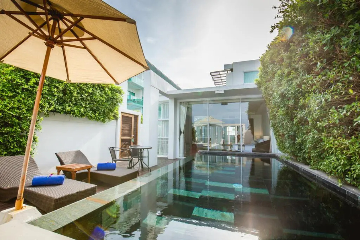 KC Beach Club & Pool Villas