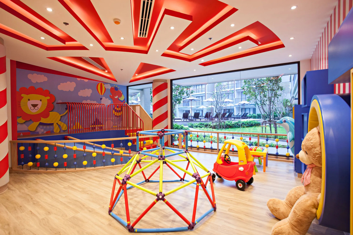 Le Meridien Khao Lak Resort & Spa