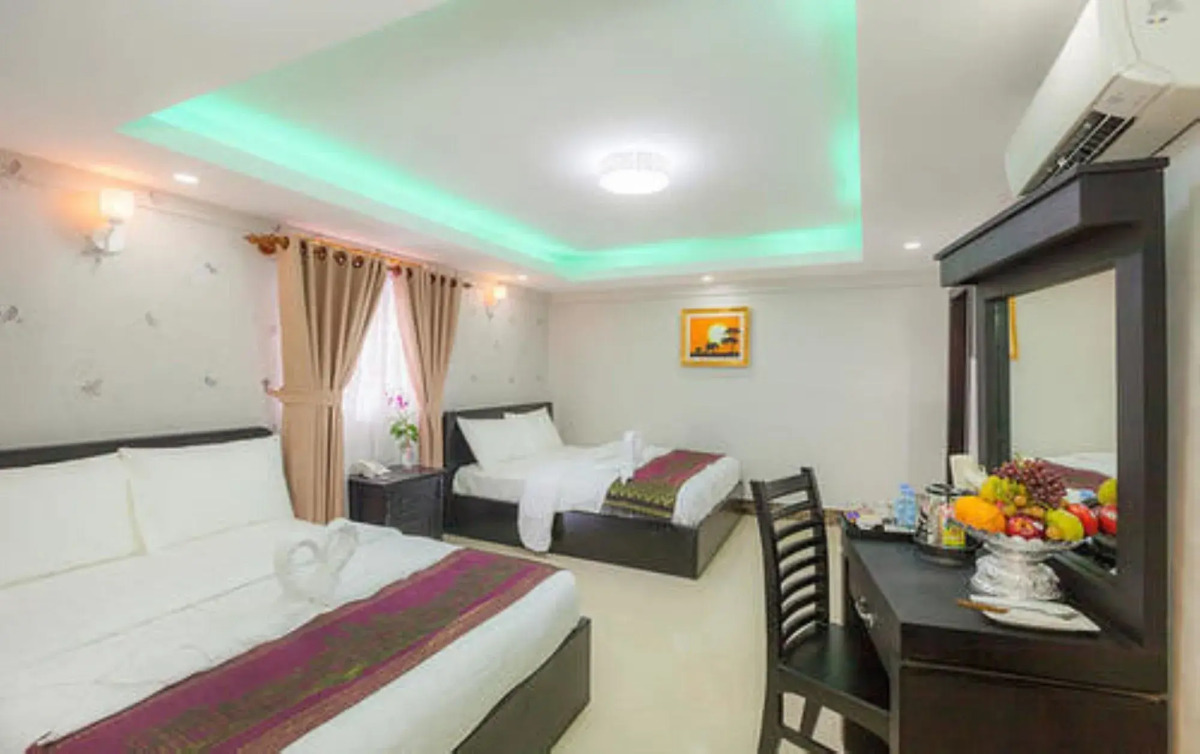 Seventh Heaven Hotel and High Bar