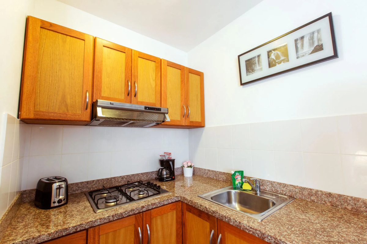 Tropicana Suites Deluxe Beach Club & Pool