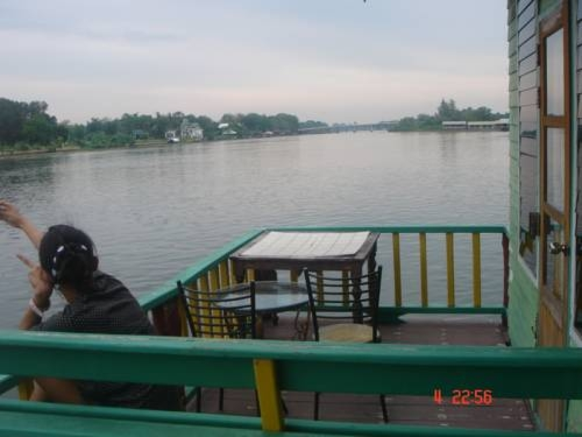 Sams River Rafthouse