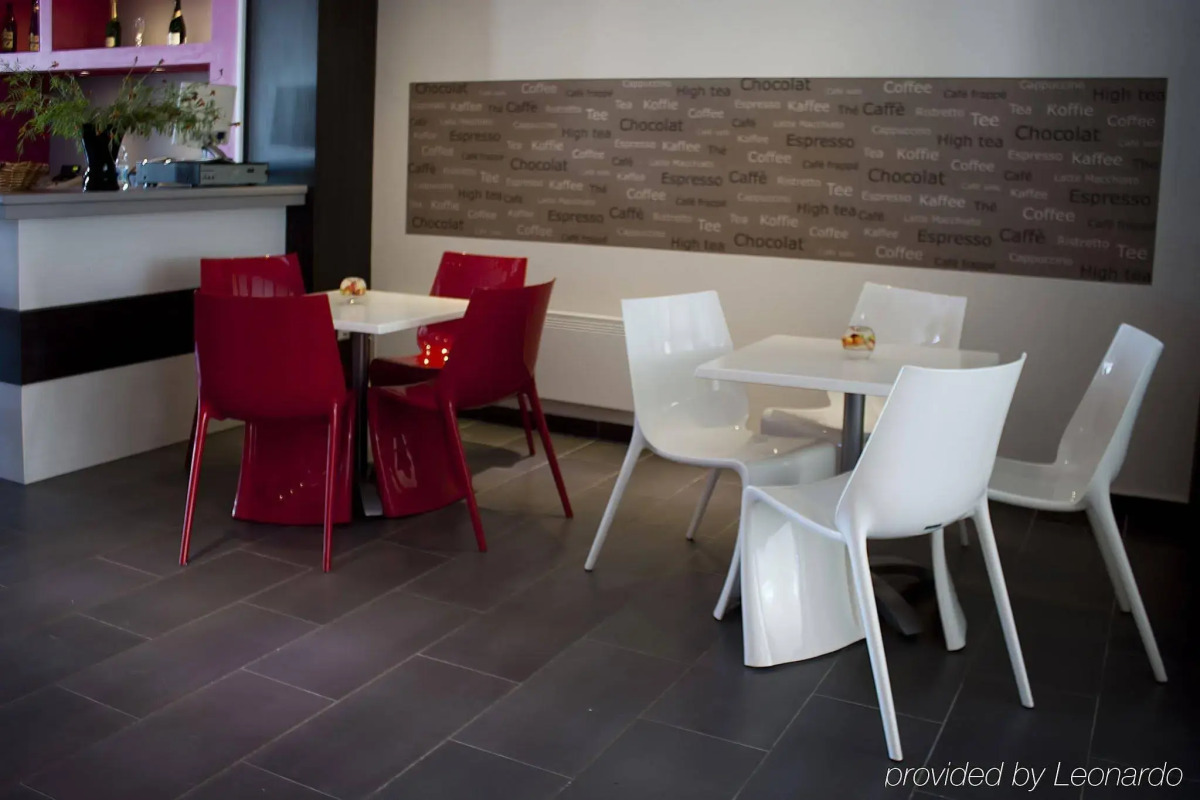 City Life Port Hotel