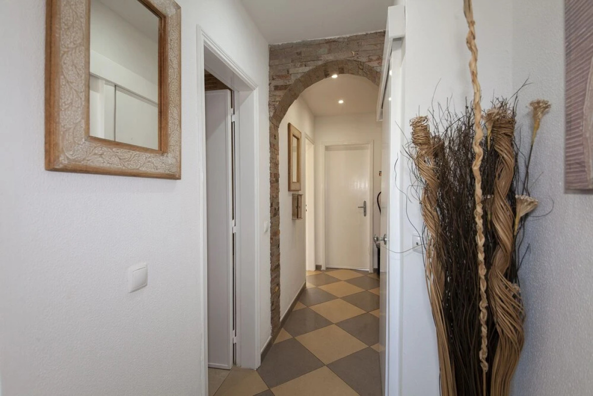 B17 - The Stunning Seaview Apartment