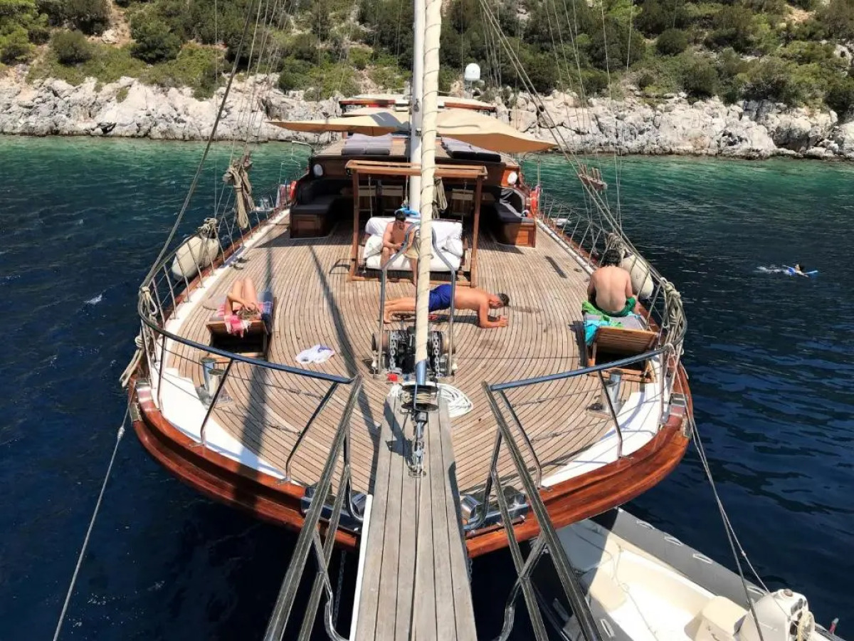 7 Deluxe - Seductive Style and Serenity