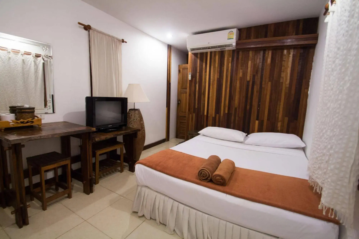 Tropical Garden Bungalow