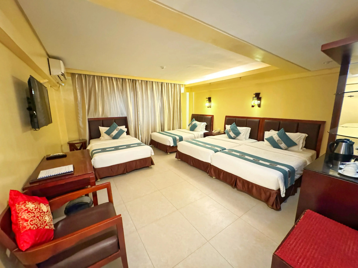 Golden Phoenix Hotel Boracay
