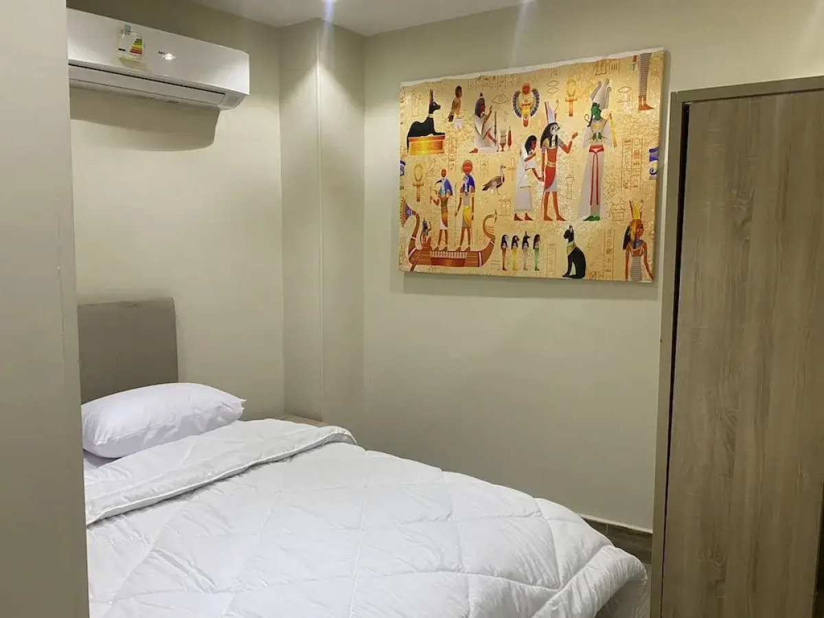 King of Pharaohs Pyramids View