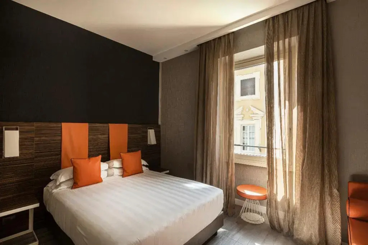 Отель The Guardian