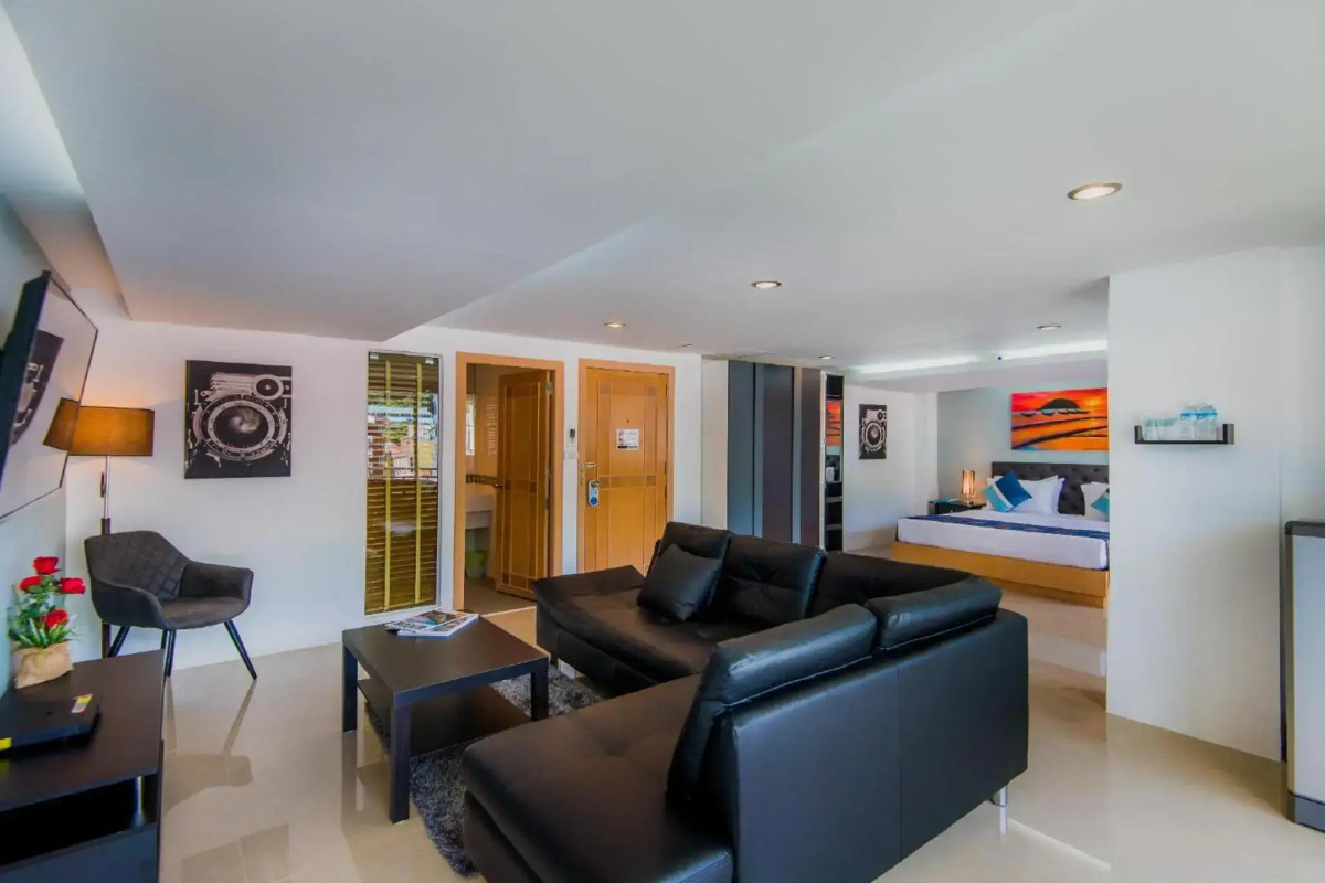 Hallo Patong Hotel & Restaurant