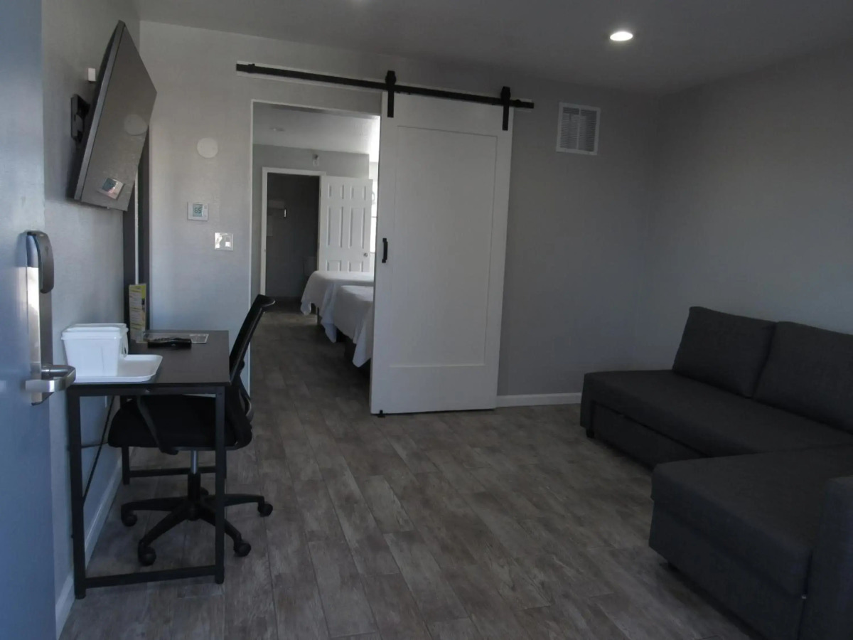 Capri Suites Anaheim