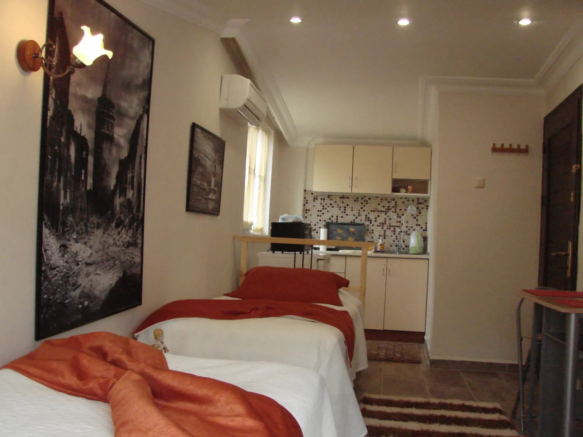 Tom Square Boutique Hotel