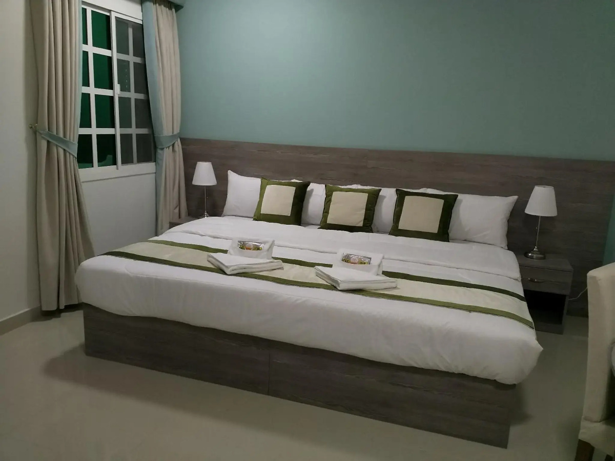 Sovereign Hotel - Marriage Certificate Required