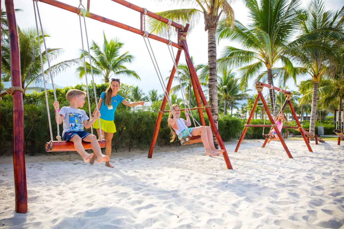 Cam Ranh Riviera Beach Resort & Spa