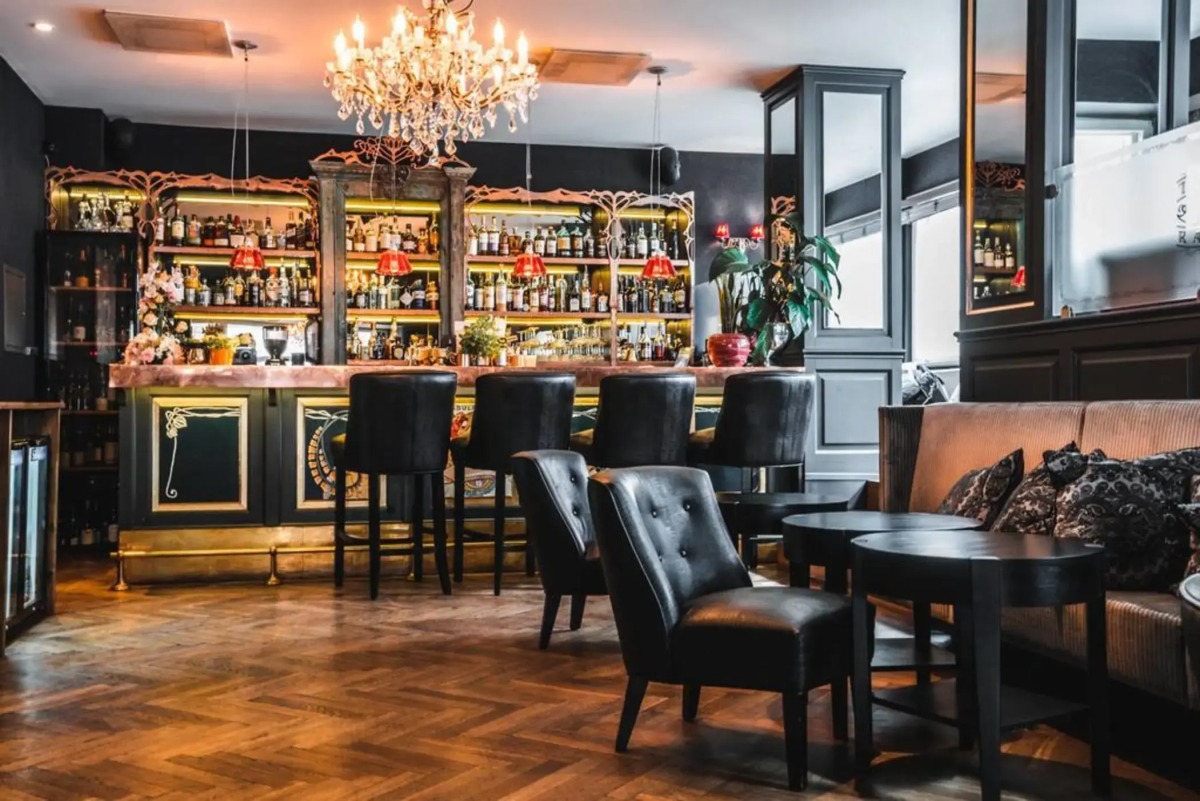 Hotel St. Petersbourg