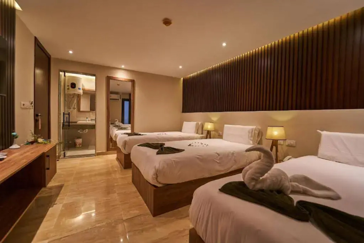 New Pyramid Front Hotel