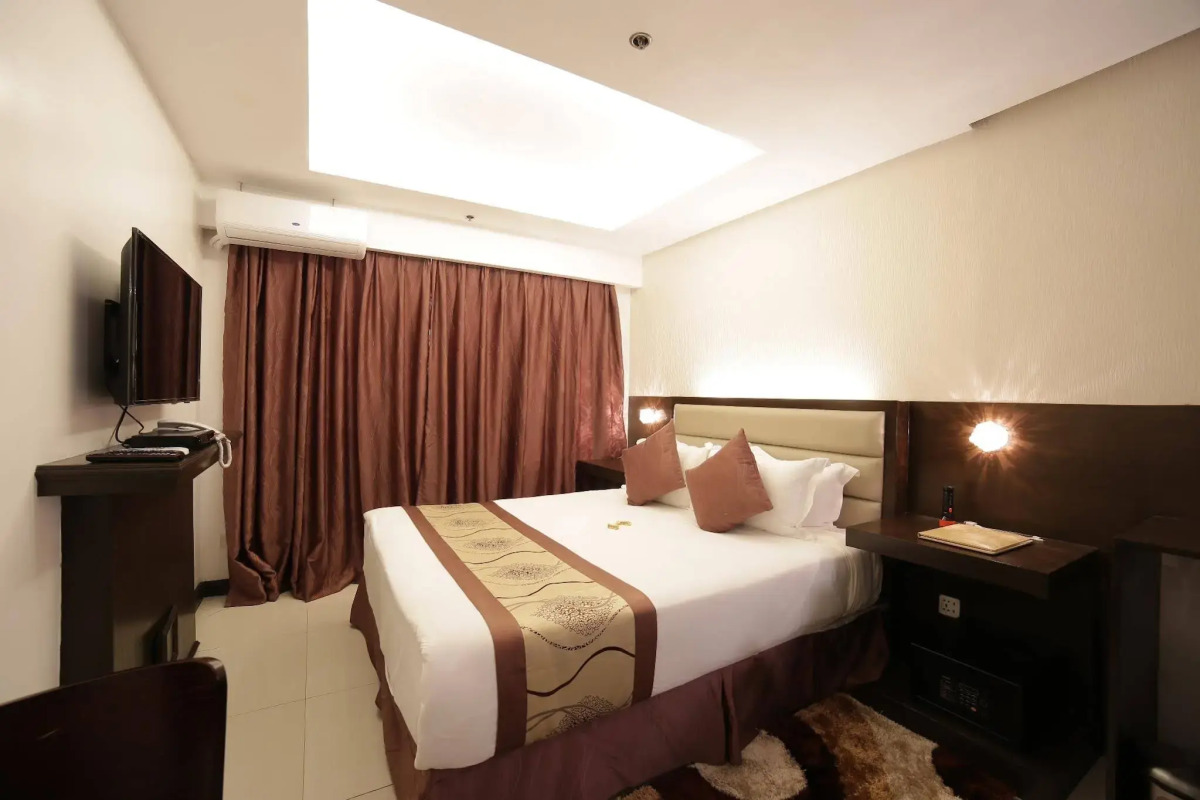 Regency Grand Suites