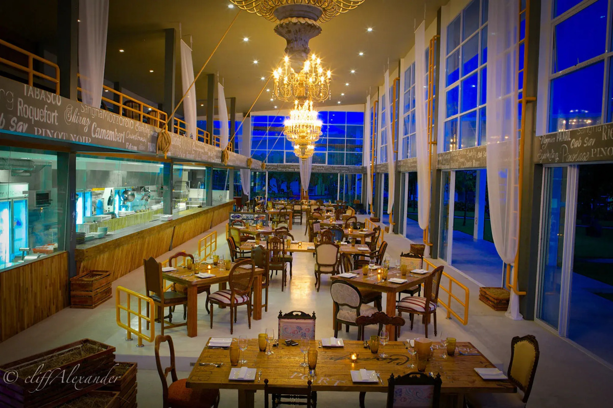 Summer Luxury Beach Resort and Spa