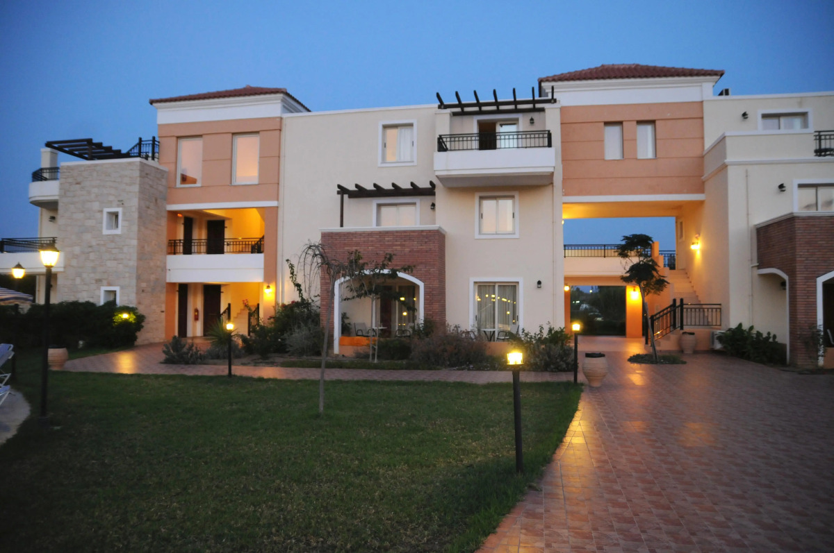 Отель Chrispy Waterpark Resort