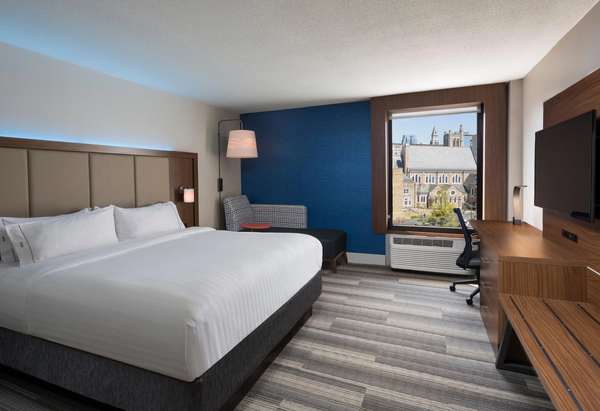 Holiday Inn Express Nashville Downtown - Broadway by IHG