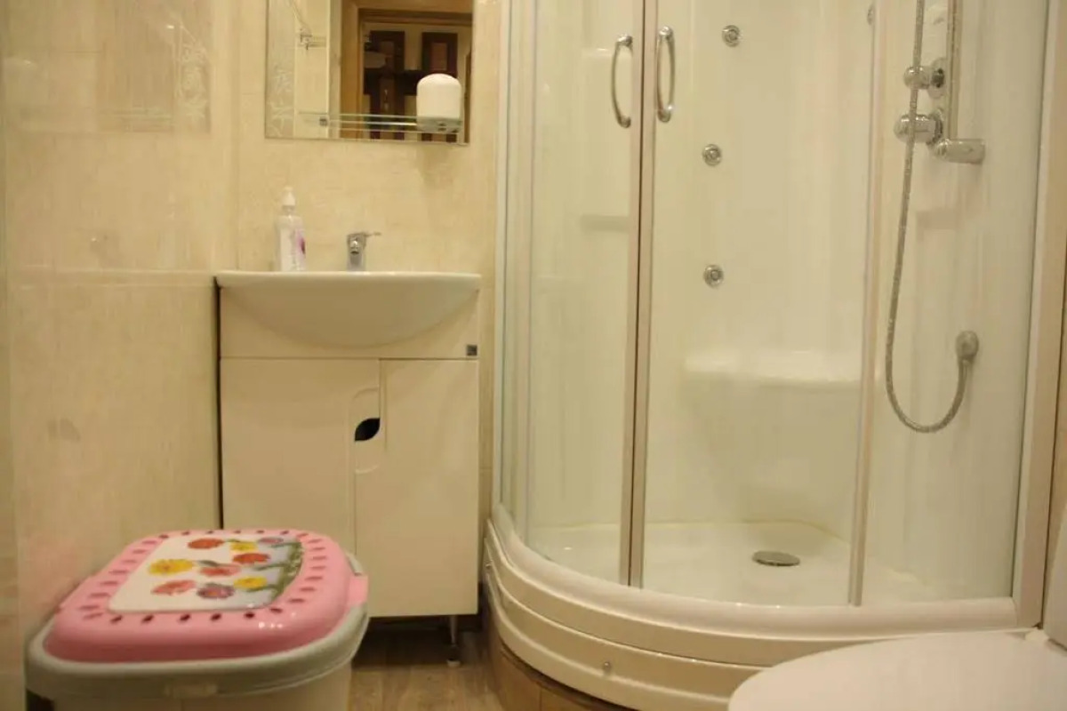 Apple Apartment Ploshad Svobody