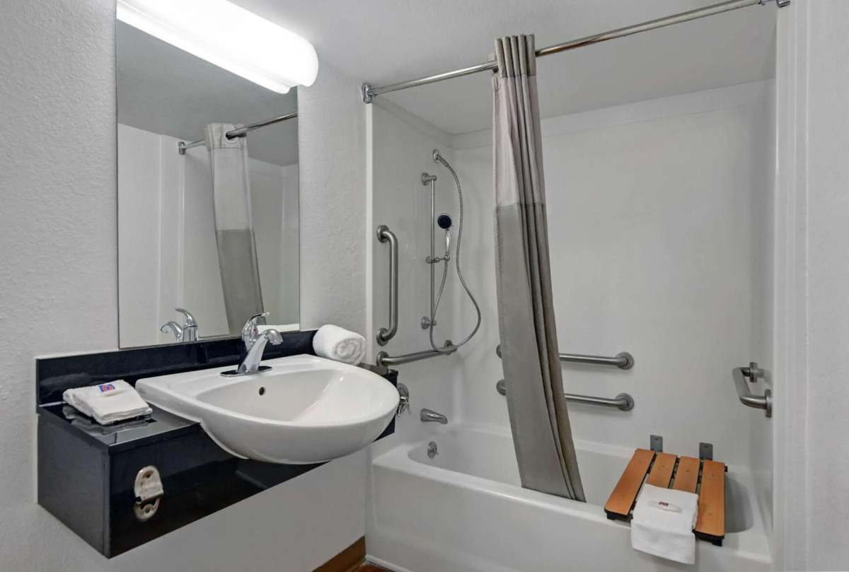 Motel 6 Cutler Bay, FL