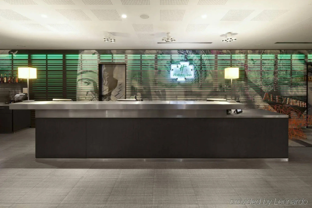 Отель Premier Inn Berlin Alexanderplatz