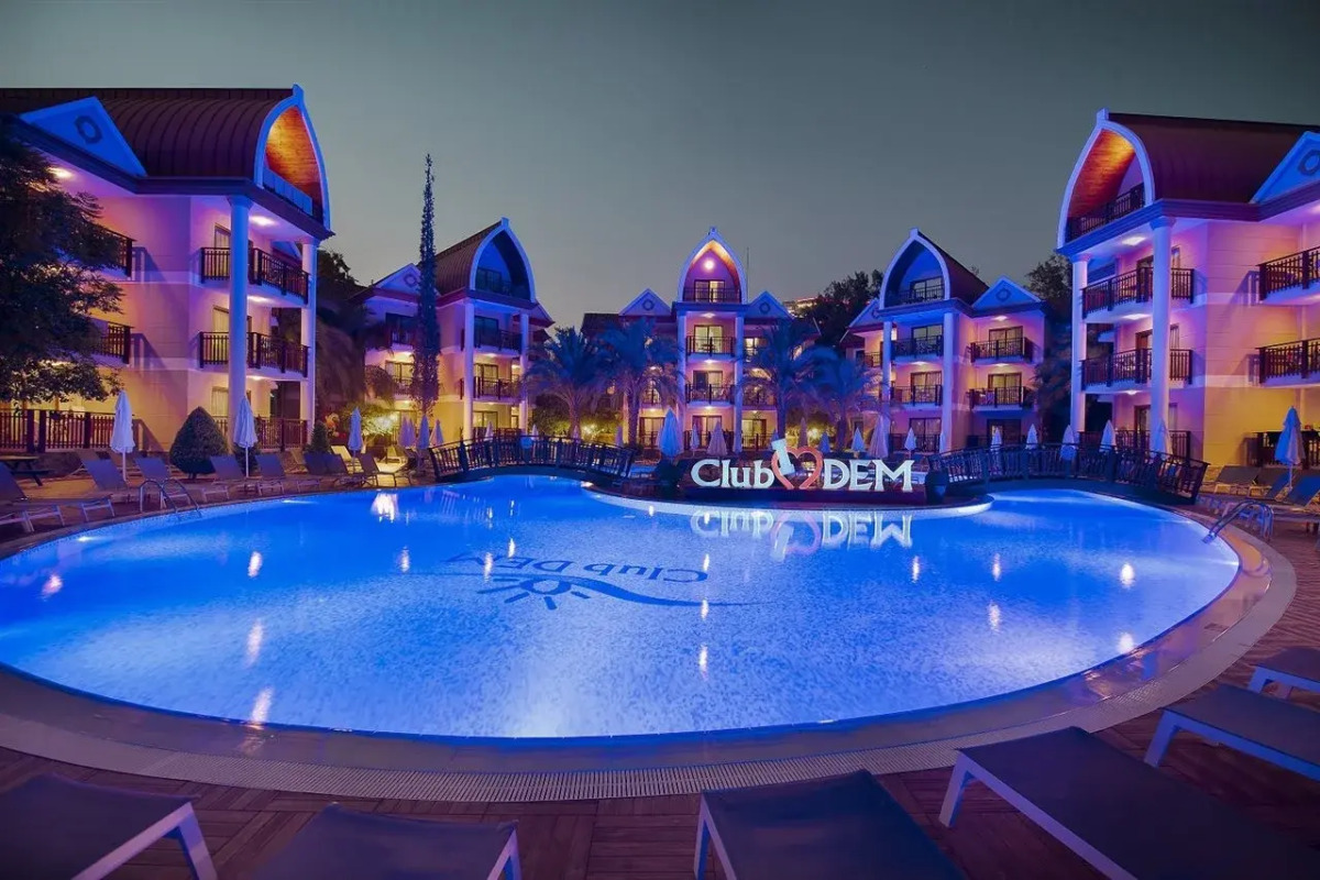 Quattro Beach Spa & Resort Hotel