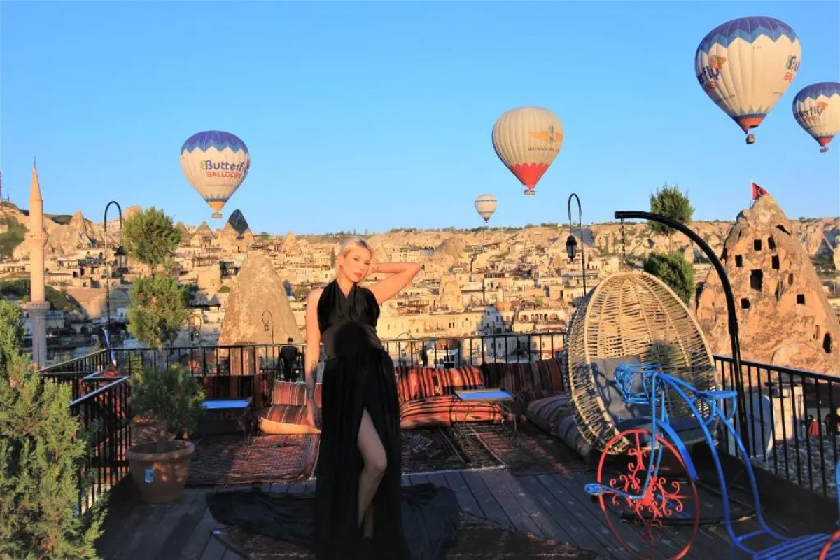 Bedrock Cave Hotel - Adults Only