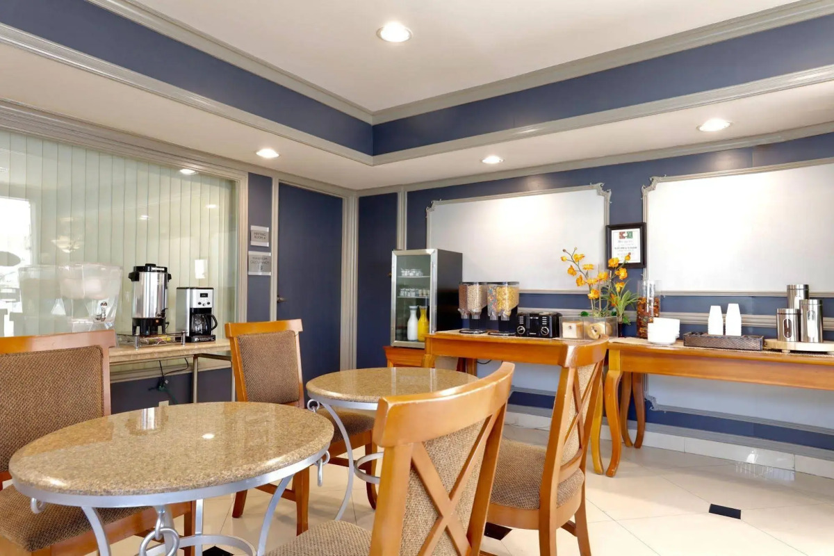 The Sojourn Los Angeles - Sherman Oaks