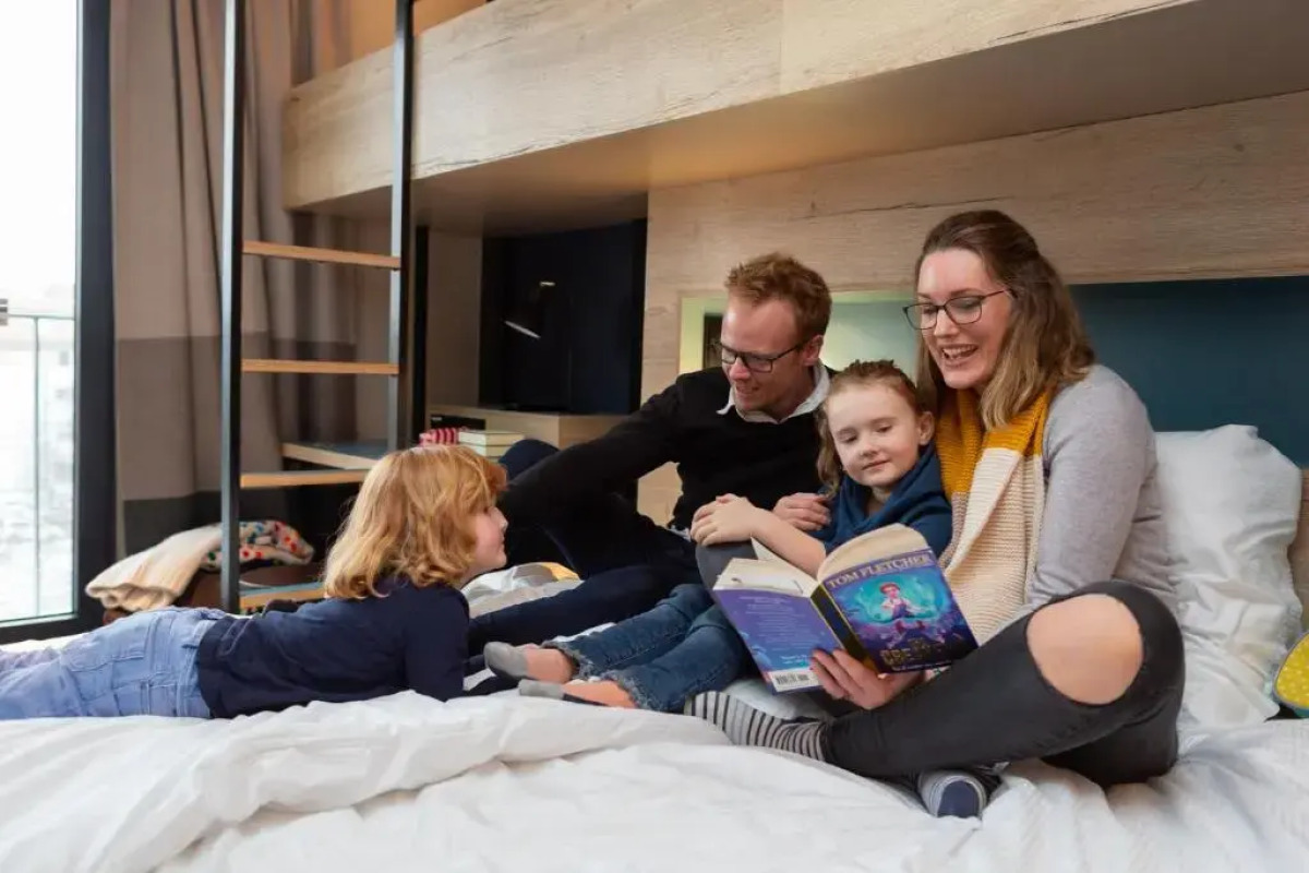 Schulz Hotel Berlin Wall at the East Side Gallery