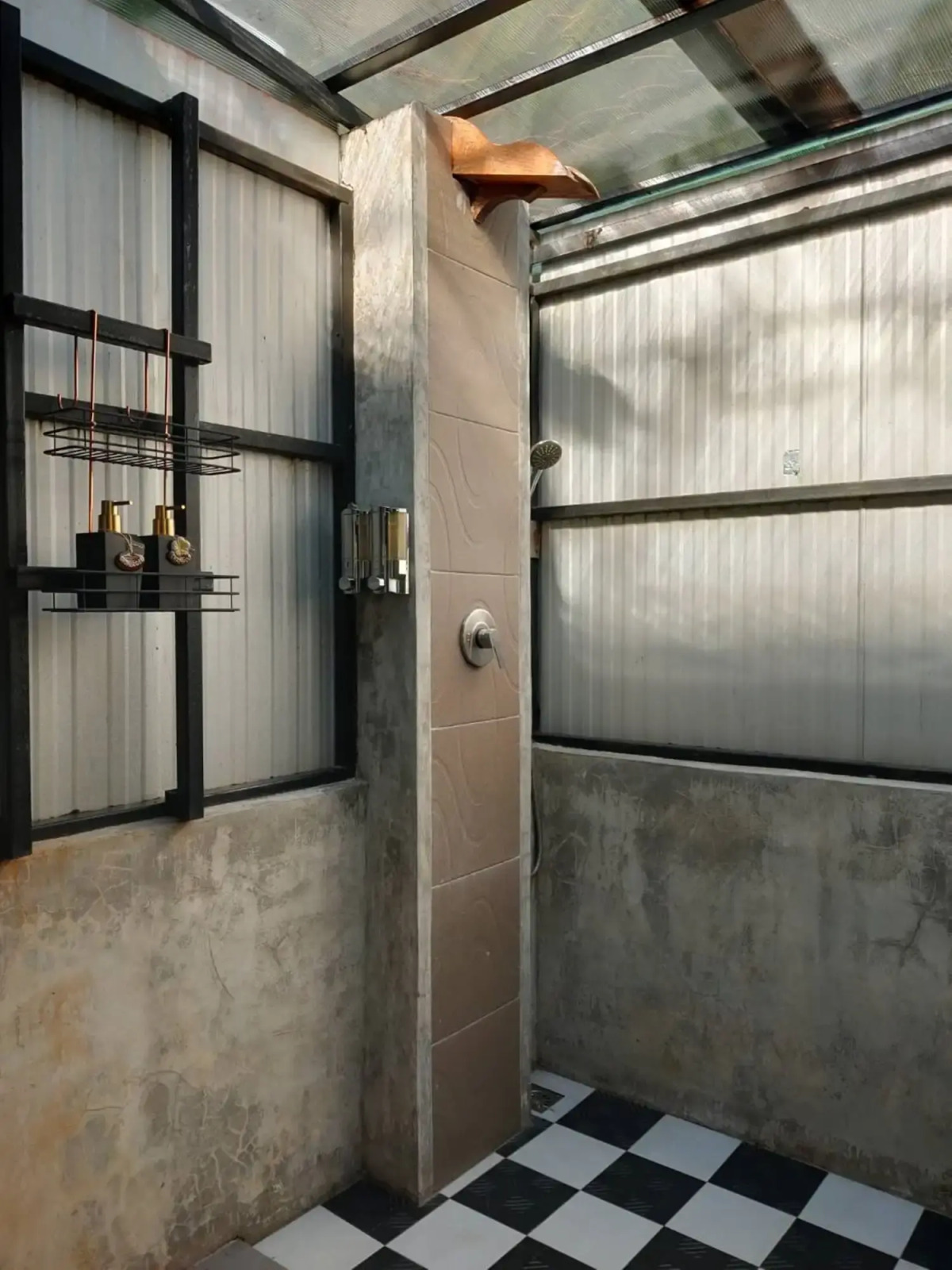 Kaengkrachan Boathouse Paradise Resort