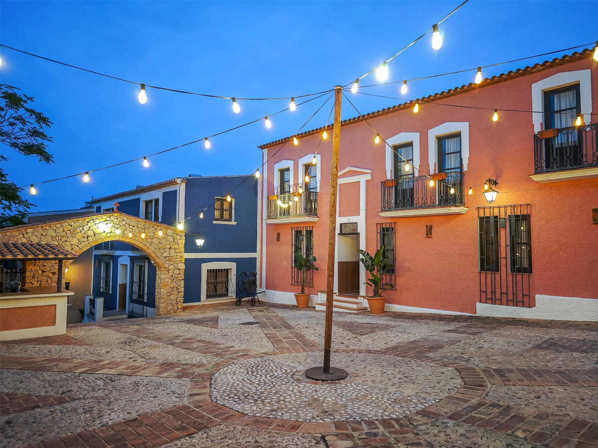 Occidental Pueblo Acantilado