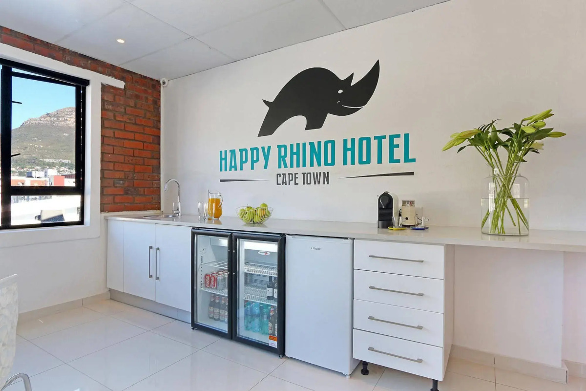 Happy Rhino Hotel
