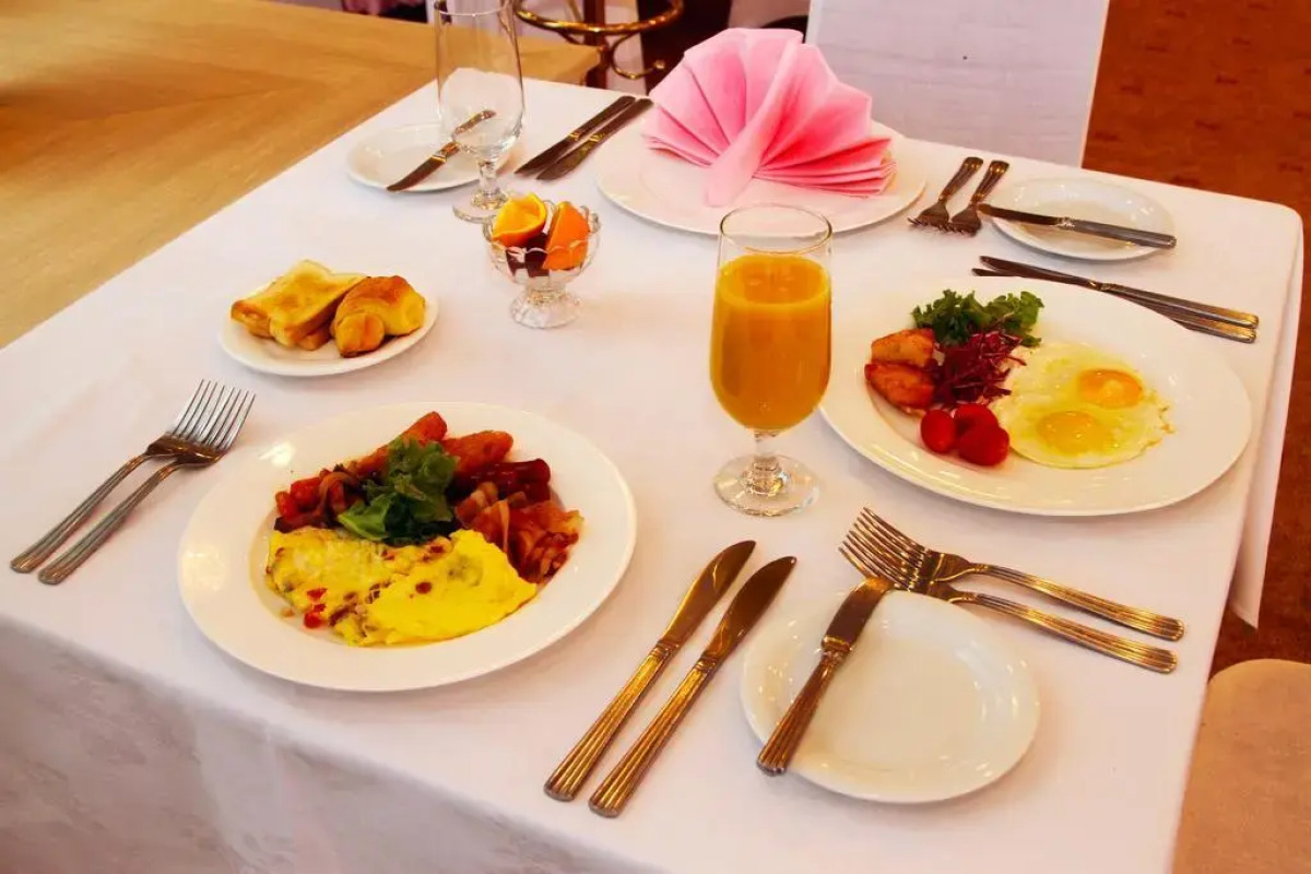 Chinggis Khaan Hotel