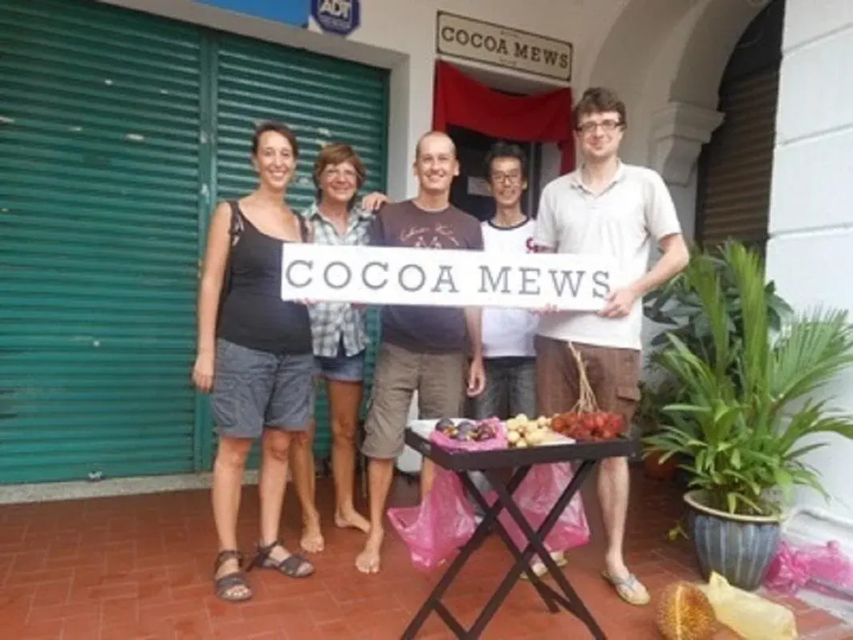 Cocoa Mews Cafe & Homestay - Hostel