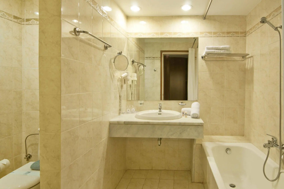 Kipriotis Hippocrates & Maris Suites